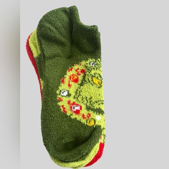 Grinch Warm Fuzzy Socks Women Christmas NEW - Picture 2 of 6
